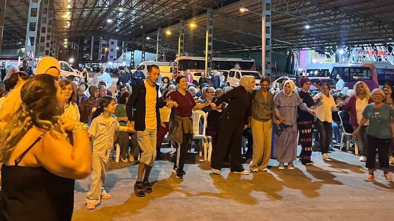 Ayvalık'ta 34 yıllık birliktelik sanat ve sporla kutlandı