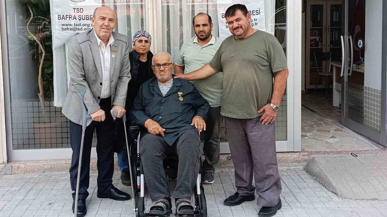 Bafra şubesinden şehit babasına mobil destek: akülü sandalye teslimi