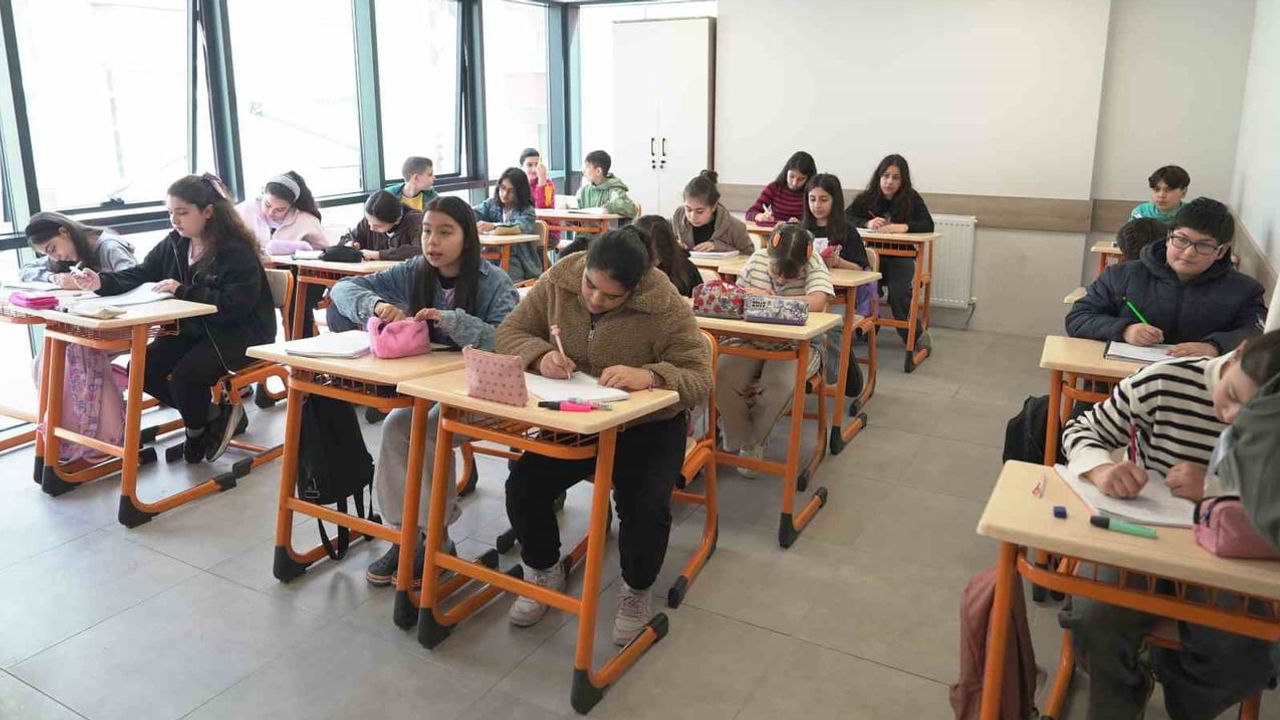 Bağcılar'dan eğitimle süreklilik: okul öncesinden üniversiteye kadar destek