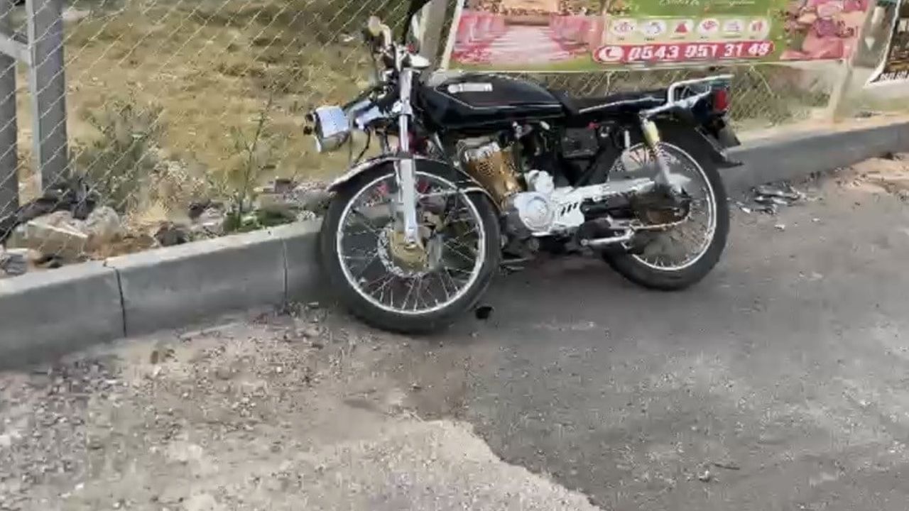Bahçe'de çarpışma: Çamlıca Mahallesi'nde motosiklet sürücüsü yaralandı