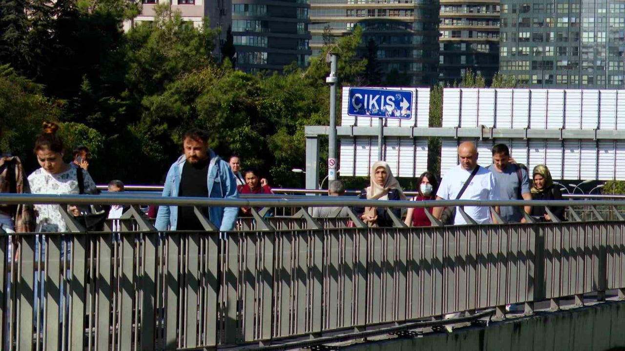 Bahçelievler'den her öğrenciye yıl boyu ücretsiz aylık ulaşım