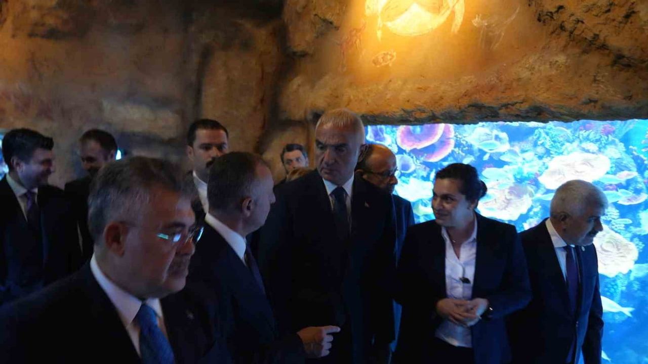 Bakan Ersoy Kocaeli’de kültür ve turizm projelerini yerinde inceledi