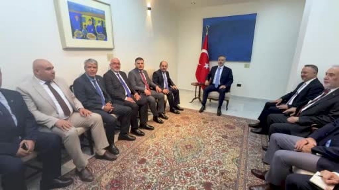 Bakan Fidan ve Türkmen lider Abdurrahman Mustafa Suriye ziyaretinde görüştü