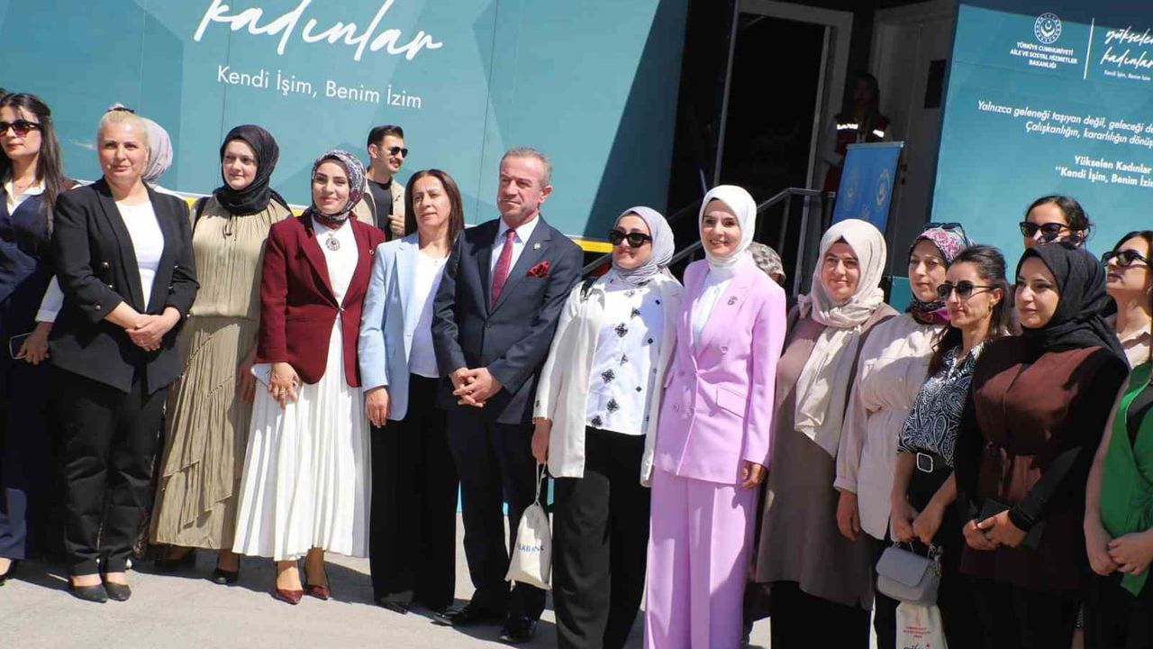 bakan göktaş hakkari’de girişimci kadınlarla buluştu