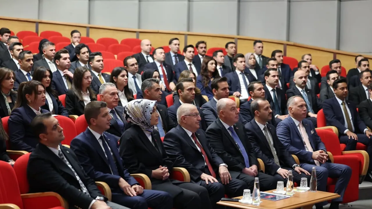 Bakan Güler 111’inci dönem kaymakamlık kursunda adaylara hitap etti