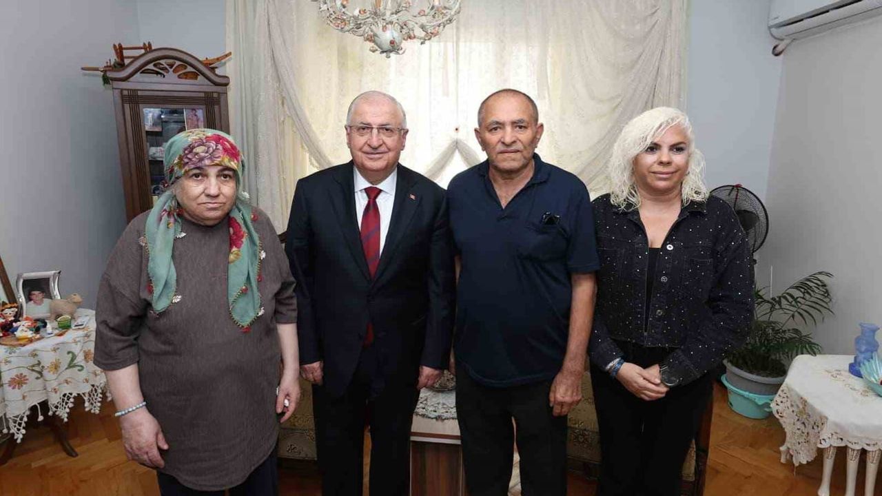 Bakan Güler aileyle buluştu: Maltepe'de şehit Alaattin Buluç anıldı