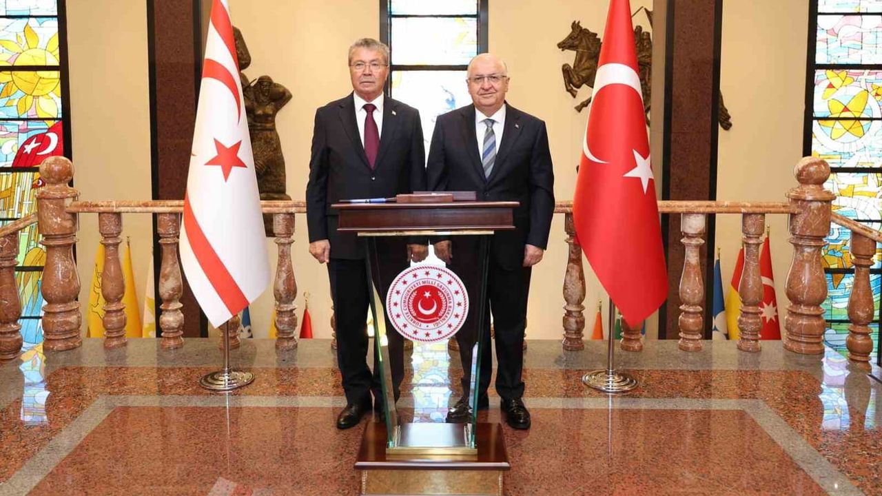 Bakan Güler, KKTC başbakanı Ünal Üstel'i kabul etti