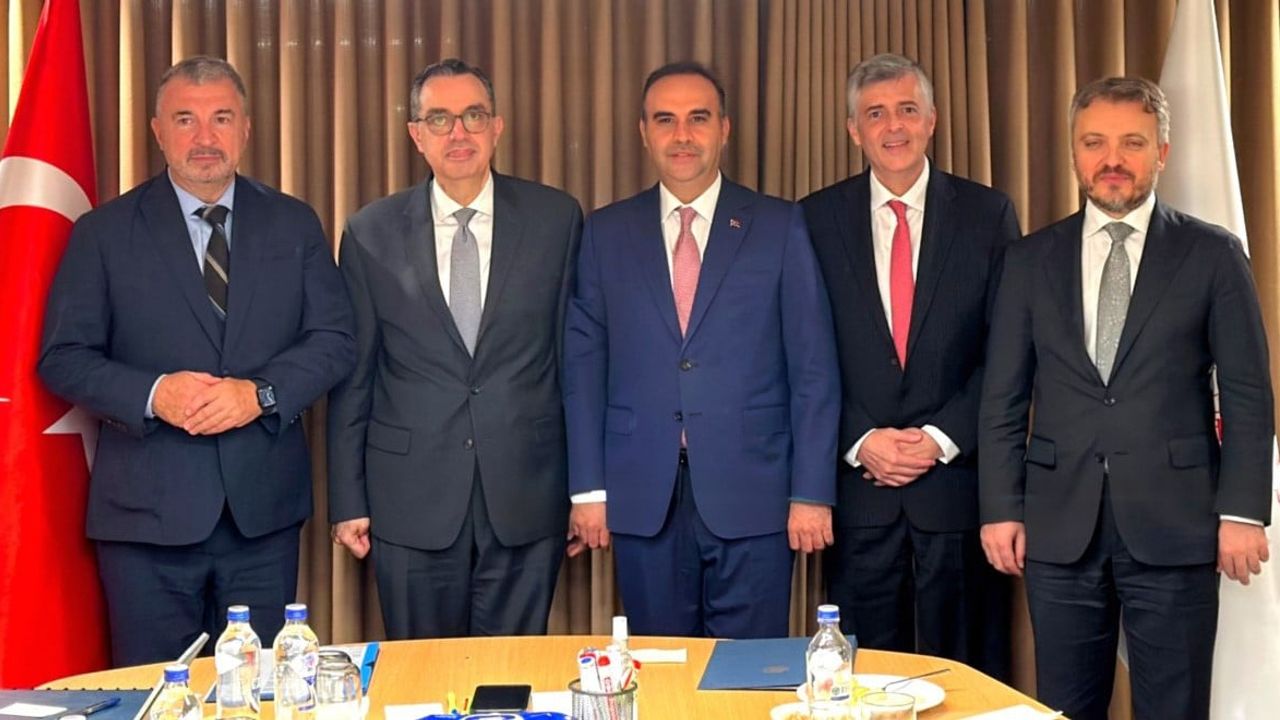 Bakan Kacır ifc heyetiyle buluştu, yatırım ve dönüşüm odaklı adımlar konuşuldu