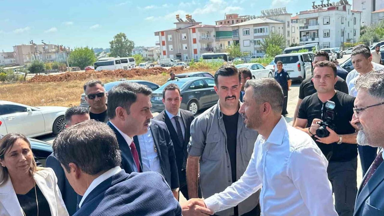 Bakan kurum Antalya'da acı gününde ailelerle bir araya geldi