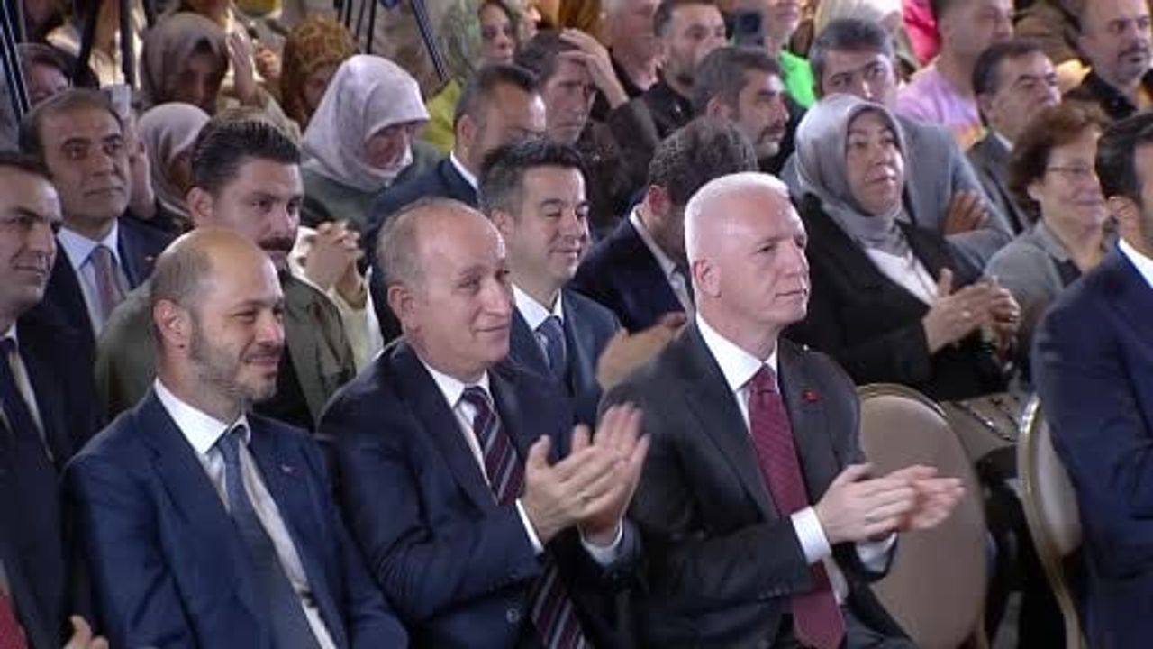 Bakan Kurum'dan TOKİ'den konut veya işyeri alanlara peşin ödeme indirimi