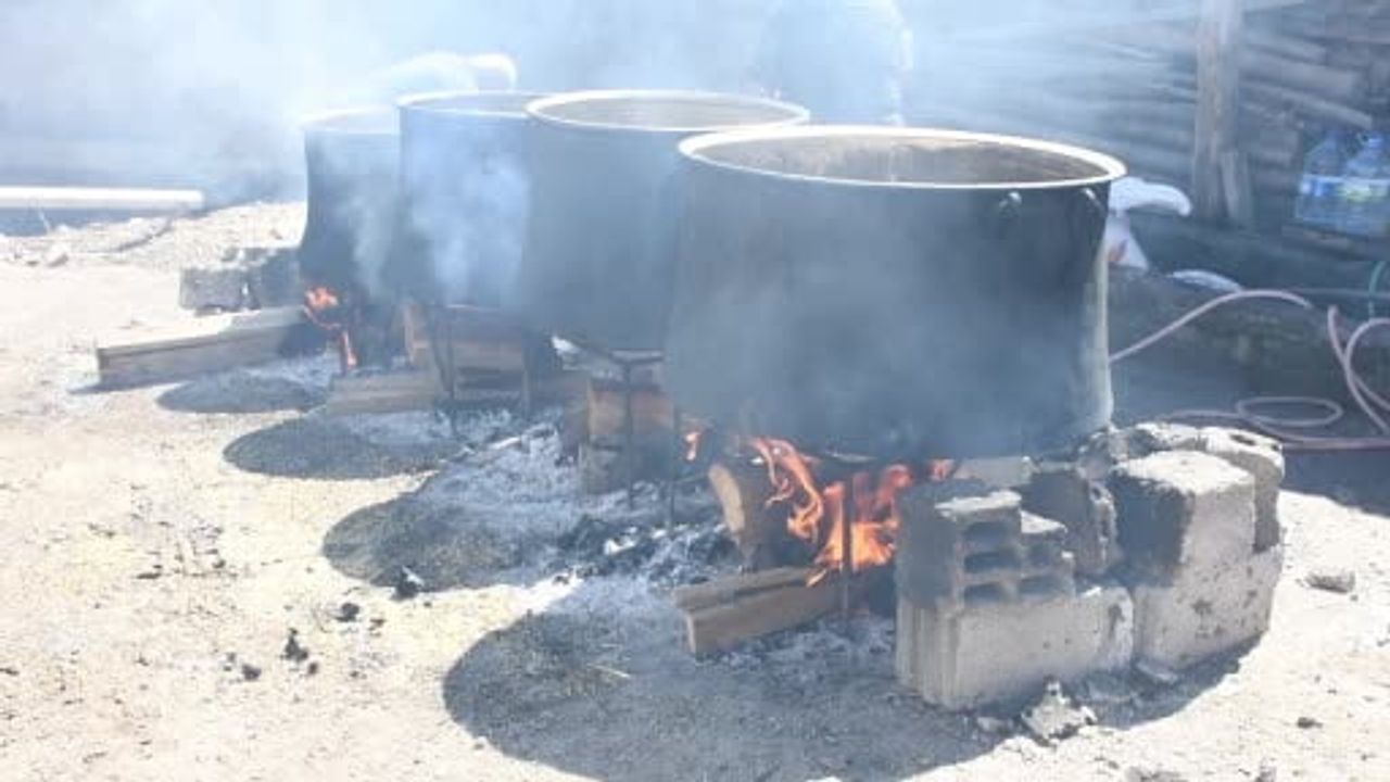 Bakır kazan, odun ateşi ve 41 yıllık emek: köyün geleneksel bulgur ustaları