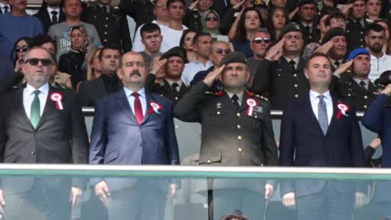 Balıkesir'de 966 astsubay çavuş için diploma coşkusu