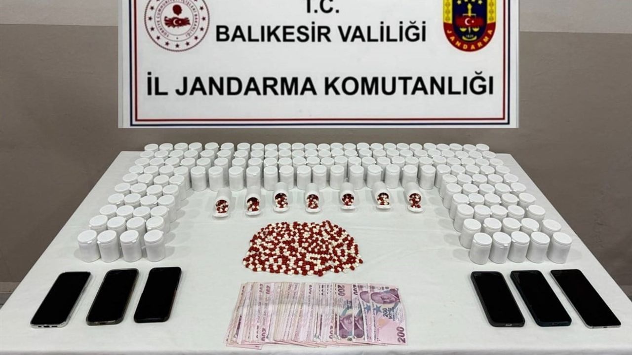Balıkesir’de geniş çaplı jandarma operasyonu: 40 binin üzerinde sentetik hap ve 6 tutuklama