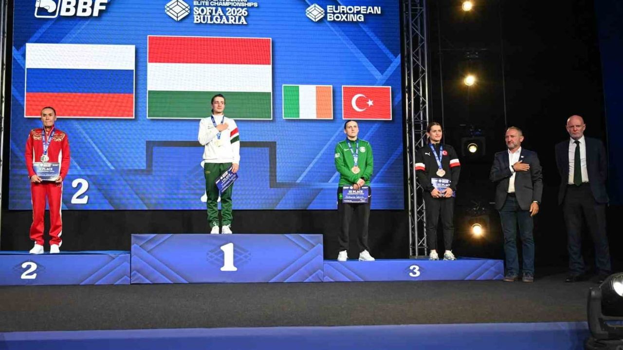 Balıkesir'in genç gücü Avrupa podyumlarında