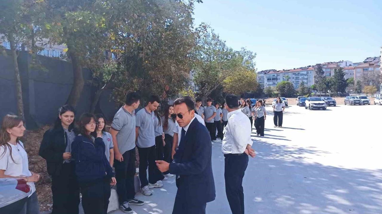 Bandırma’da iki eğitim kurumu modern binalarında ders zili çaldı