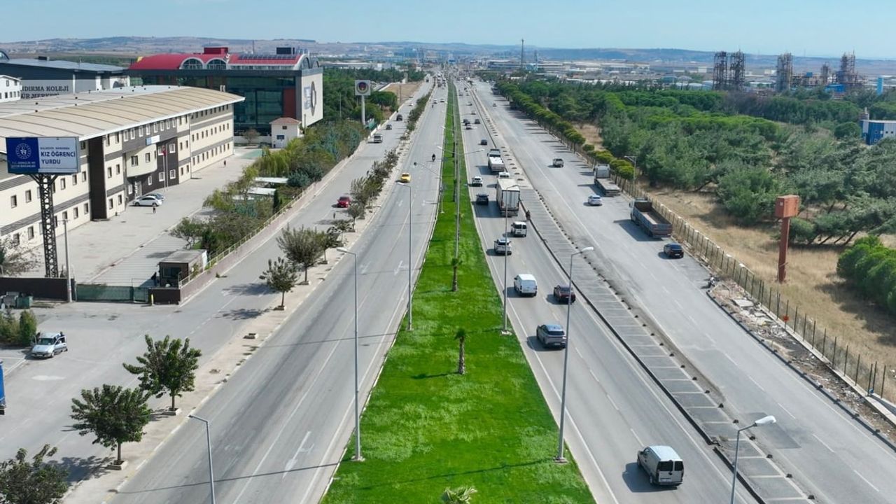 Bandırma girişinde 2,5 kilometrelik peyzaj dönüşümü tamamlandı