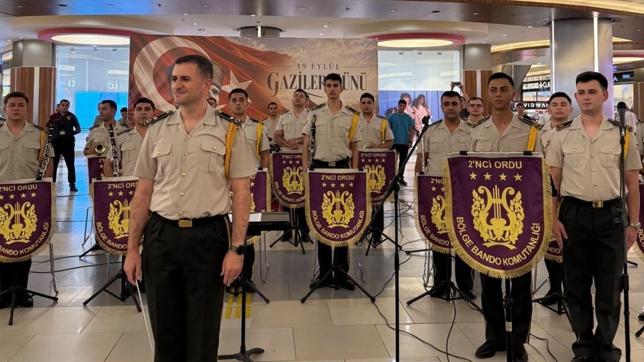Bando ile kahramanlık ezgileri Malatya'da anıldı