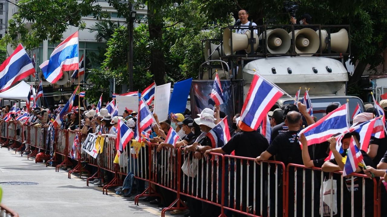 Bangkok'ta büyükelçilik önünde protesto: yabancı ziyaretçilere yönelik tepkiler öne çıktı