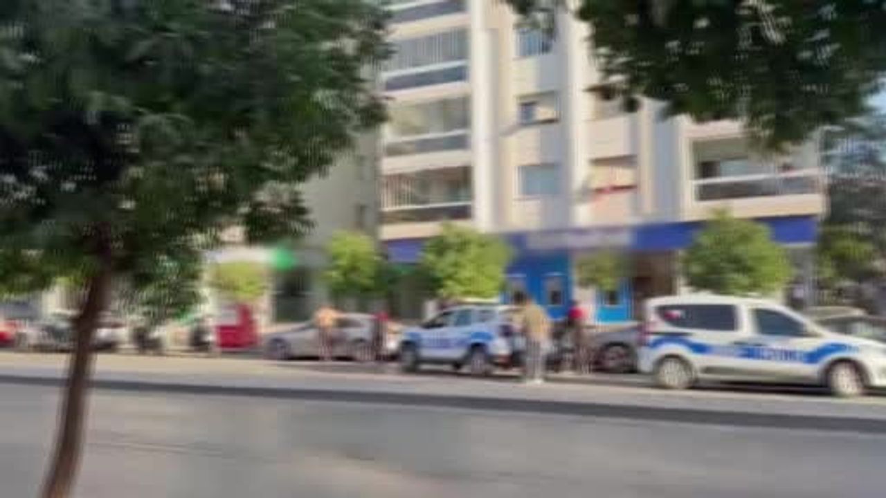 Bankada silahlı rehin alma müzakere ve özel harekatla sonlandı