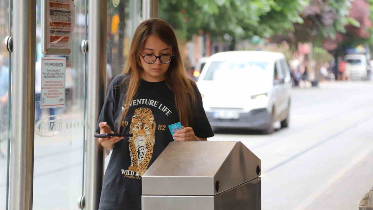 Bas Geç abonmanıyle Eskişehir'de öğrenciler toplu ulaşımda rahatlıyor