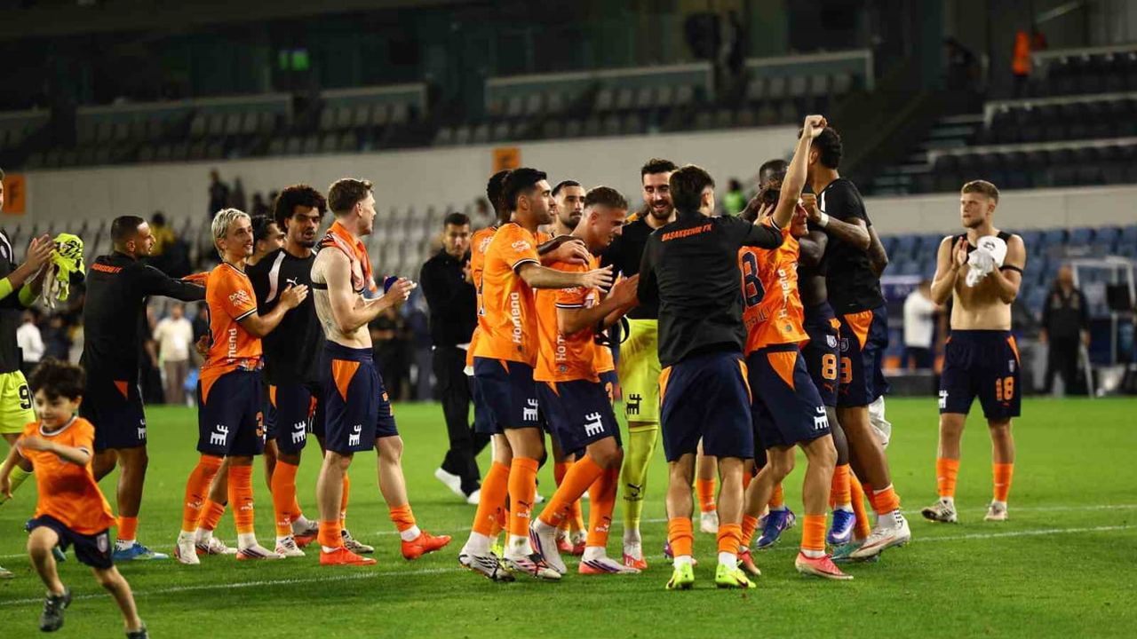 Başakşehir 4-0'lık galibiyetle dört maçlık suskunluğunu sonlandırdı
