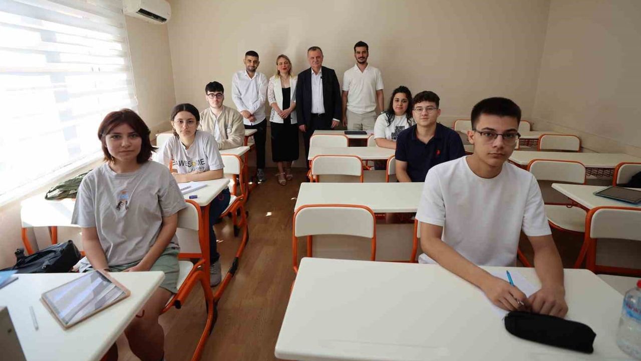 Başkan Balaban'dan YEGEM öğrencilerine yeni eğitim yılında destek ziyareti