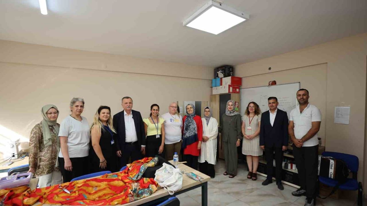 Başkan Balaban kadın merkezlerinde üretim ve eğitim programlarını yerinde inceledi