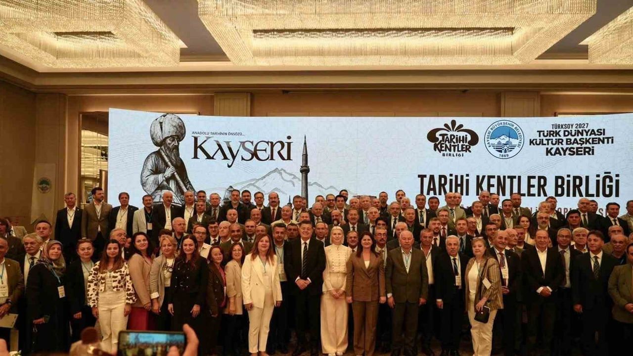 Başkan Subaşı Kayseri'de kentlerin mirasını gündeme taşıdı