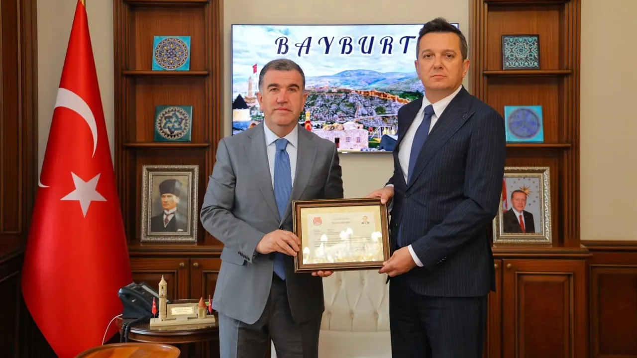 Bayburt emniyeti yeni il emniyet müdürü Ayhan Karaduman'la göreve başladı
