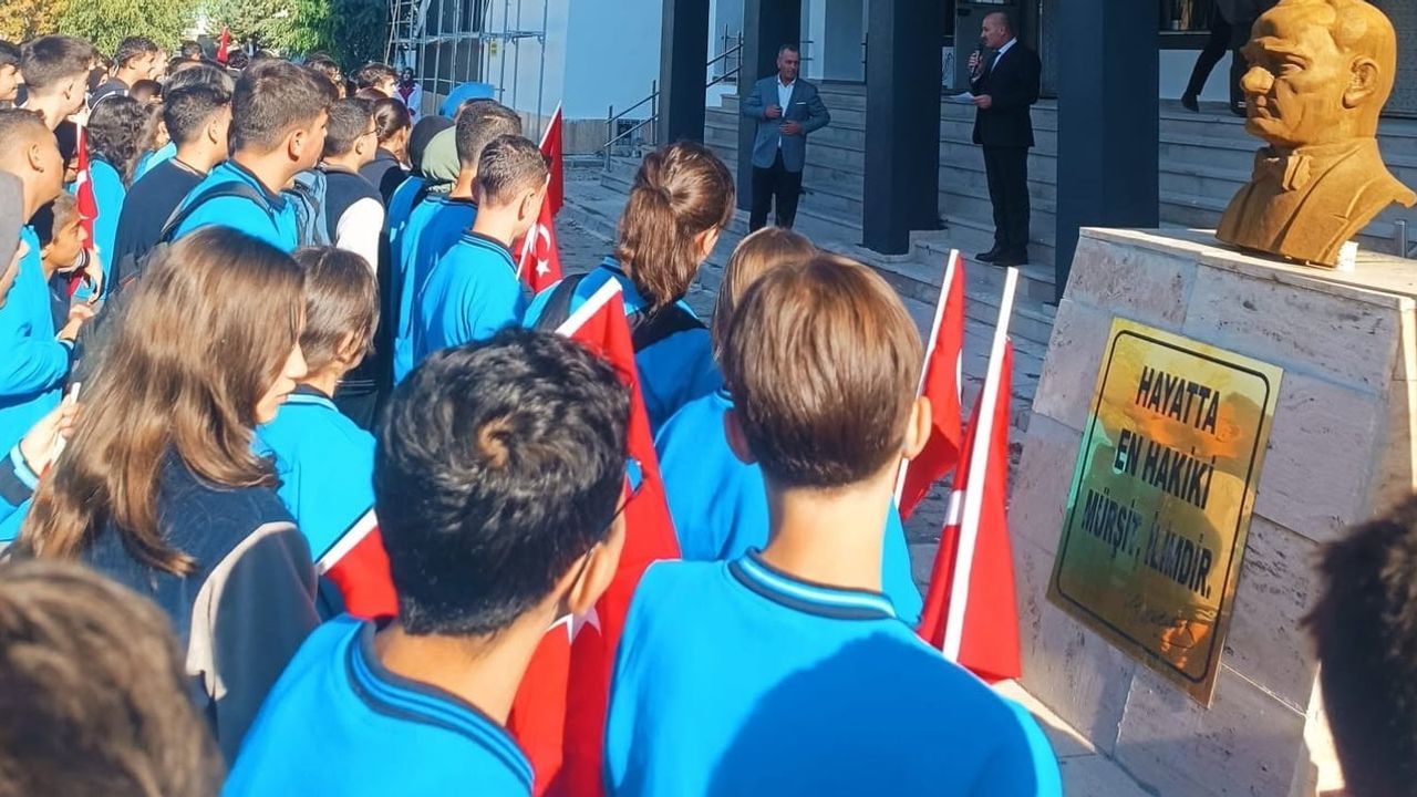 Bayburt’ta 14 bin öğrencinin yüzü okula döndü: birlik ve oyun ön planda