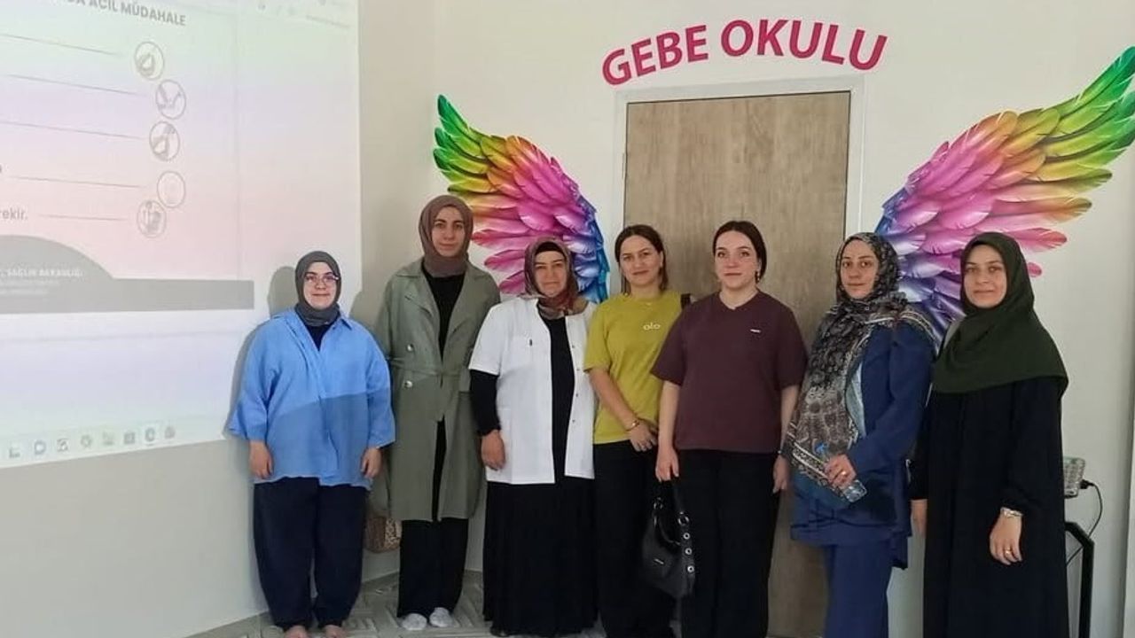Bayburt'ta gebe okulu anne adaylarına doğum ve yenidoğan hazırlığı