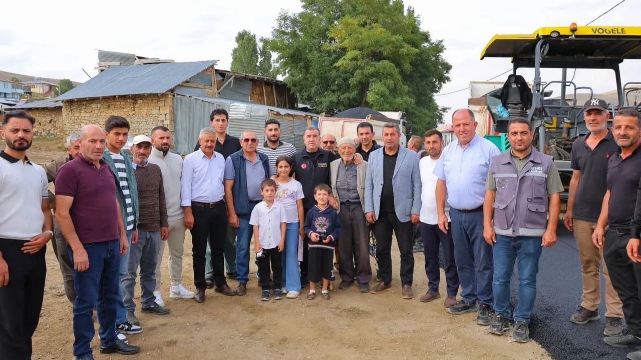 Bayburt'ta grup yolları ulaşım güvenliği için yenileniyor