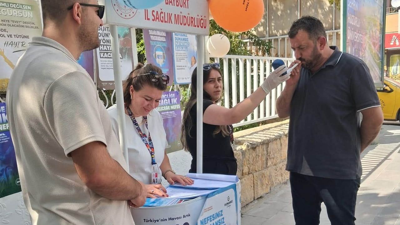 Bayburt'ta halk sağlığı haftasında bağımlılık risklerine ilişkin bilgilendirme yapıldı