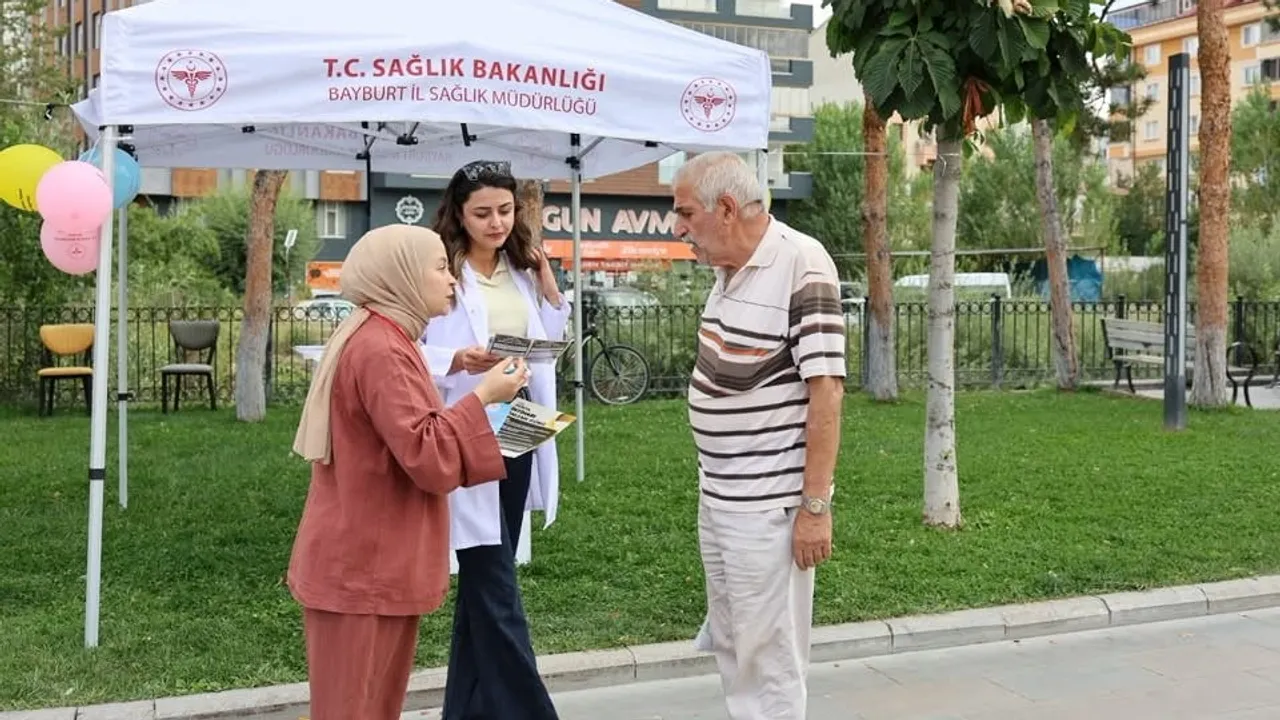 Bayburt'ta ruh sağlığı öne çıktı: intiharı önleme günü'nde bilgilendirme stantları