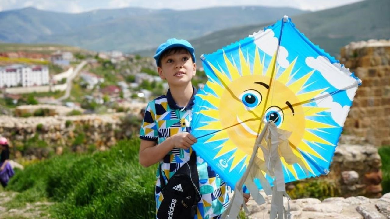 Bayburt'ta uçurtmalar Gazze'deki çocuklara umut taşıyacak