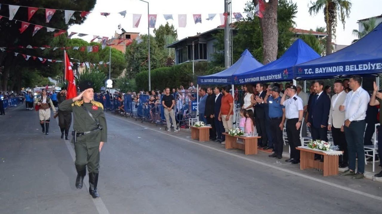 Bayındır’da 104 yıllık kurtuluş coşkusu protokol ve halk bir araya geldi