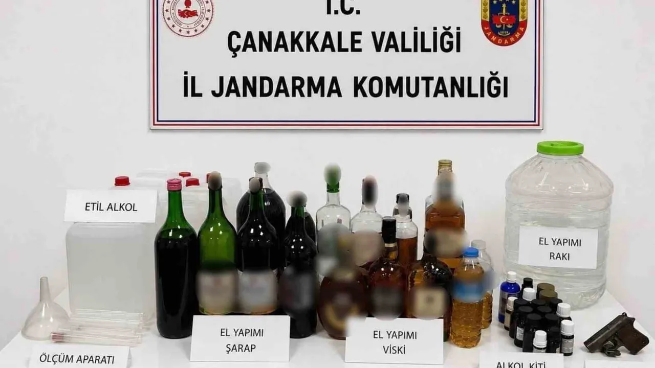Bayramiç'te jandarmadan kaçak alkol ve silah operasyonu
