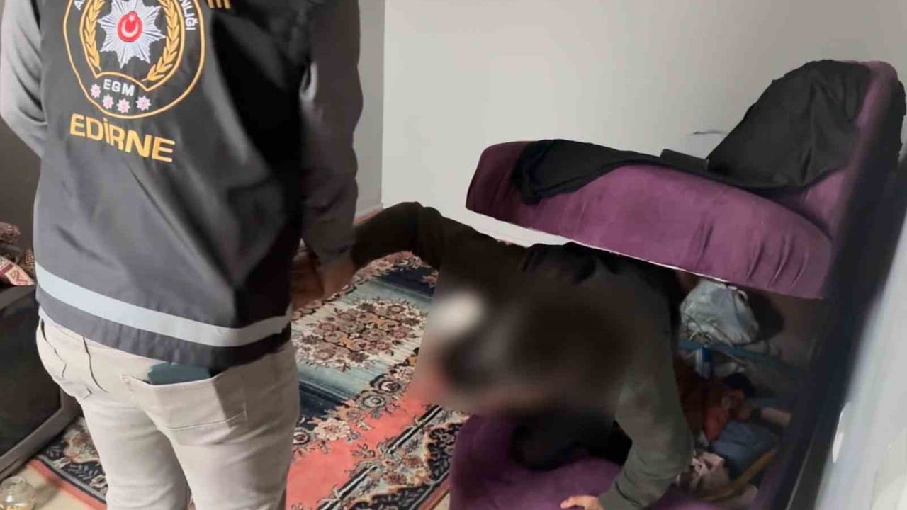 Bazanın içinde saklanan hükümlü evde yakalandı