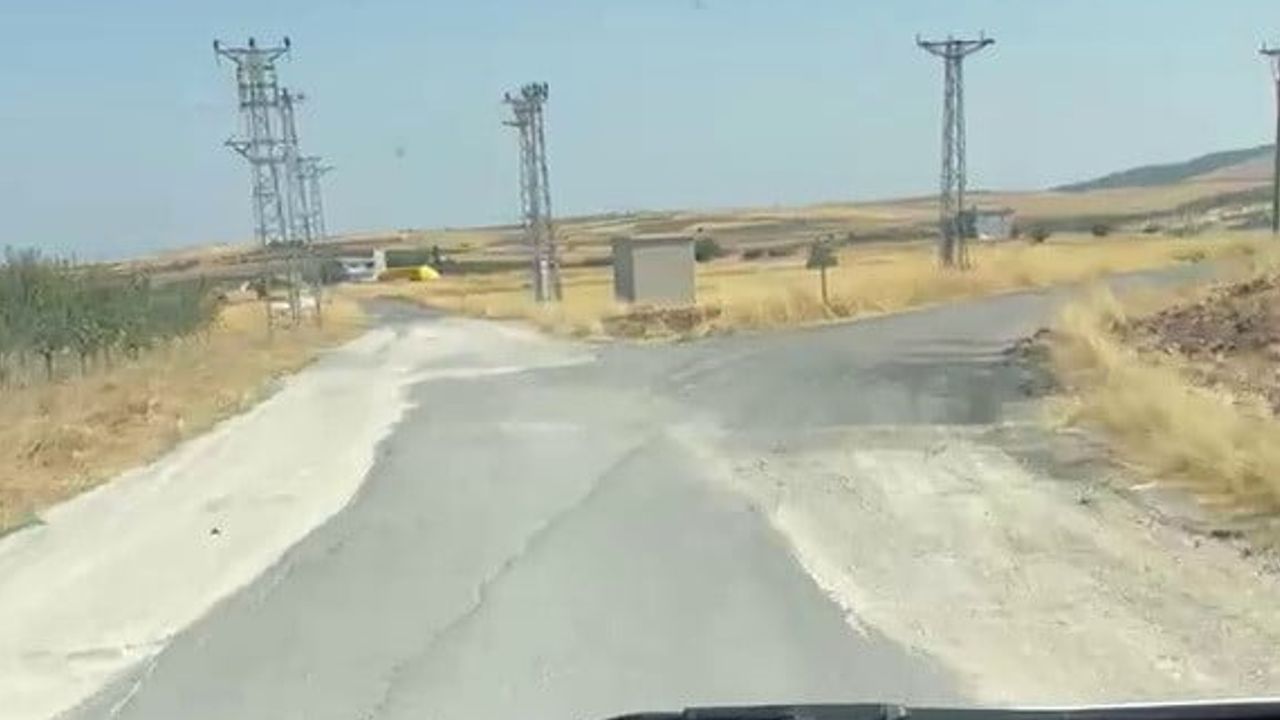 Bebek Köyü'nde bozuk yol araç hasarı ve güvenlik kaygısı doğurdu