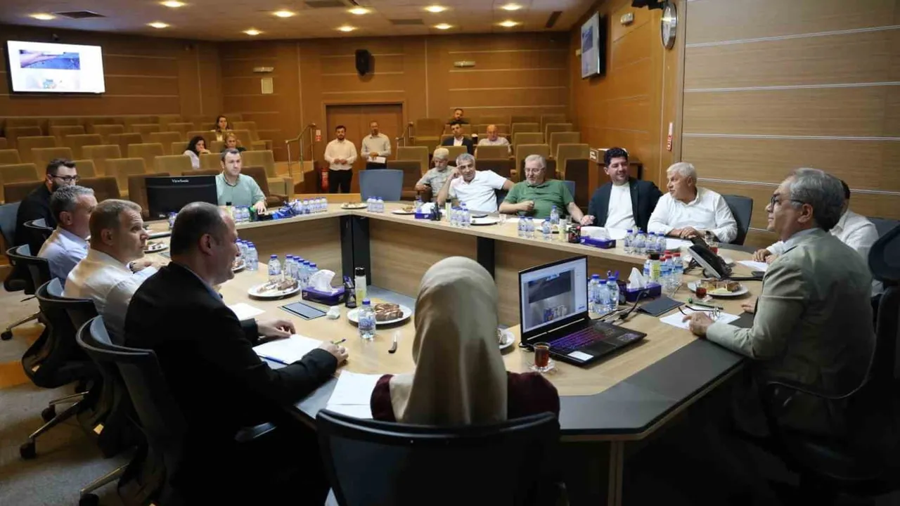 Belediye taşınmazları ihaleyle üç yıl kiraya verildi, zabıta marketlerde ceza uyguladı