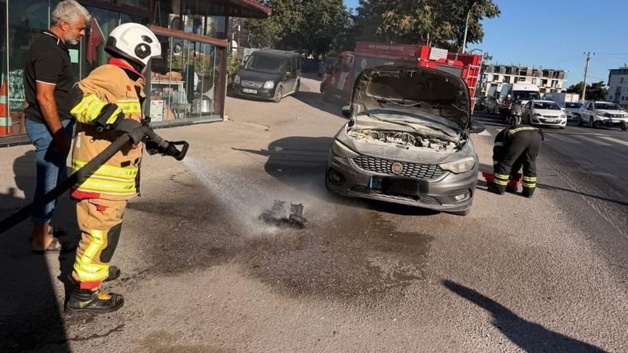 Belen'de seyir halindeki FİAT'ın motorunda yangın: ekipler müdahale etti