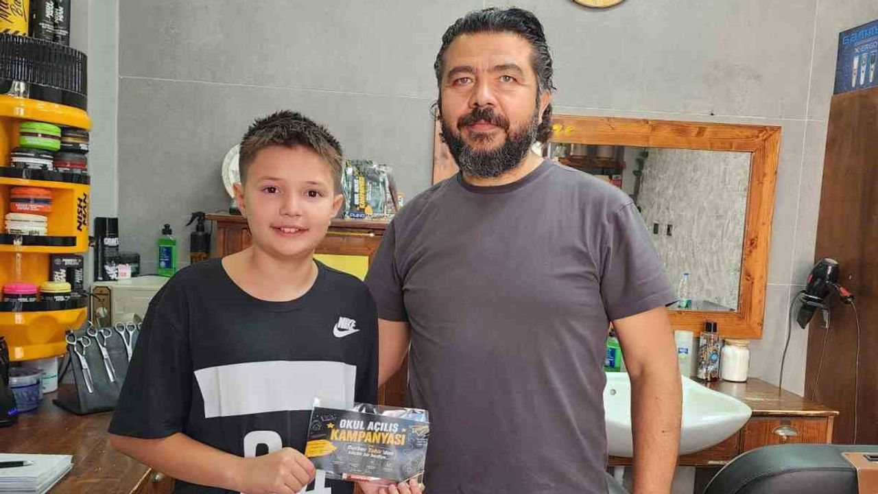 Berberden okul heyecanına hediye seti