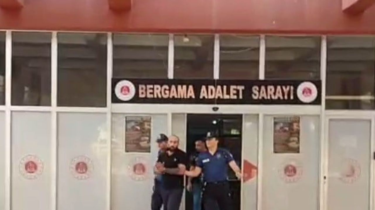 Bergama’da asayiş ekiplerinin operasyonunda bin 128 hap, ruhsatsız tabanca ve 53 bin 800 TL bulundu