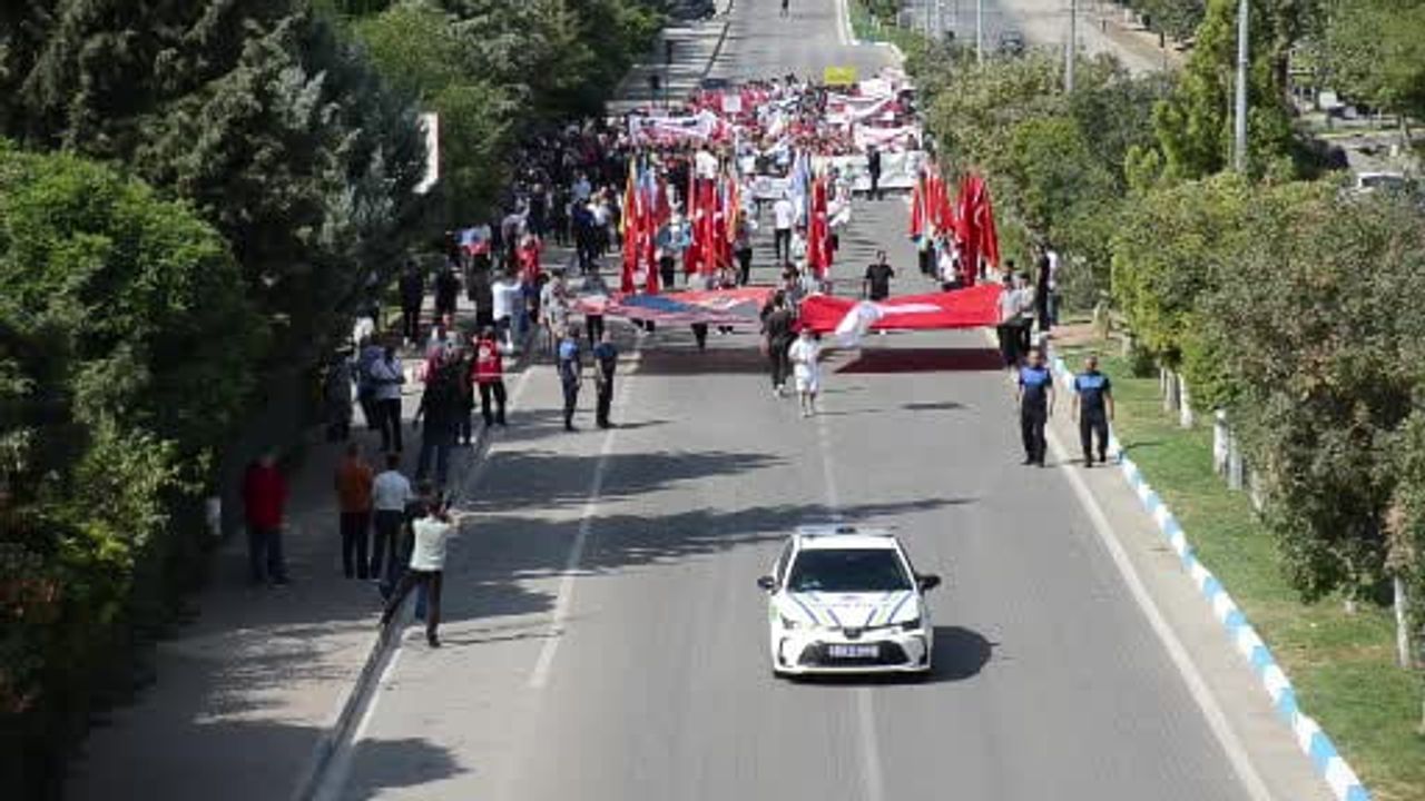 Besni'de gençlik ve eğitim coşkusu 28. eğitim bayramında buluştu