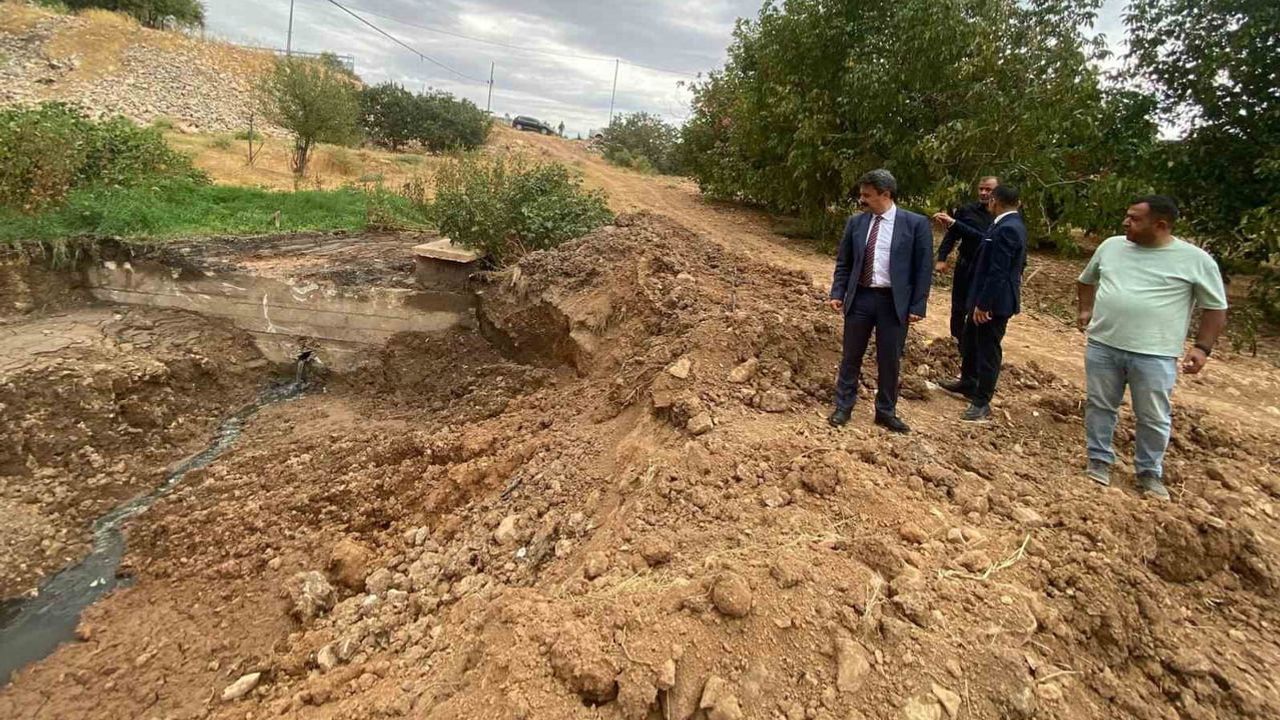 Besni'de Karagüveç köyünde altyapı dönüşümü: kanalizasyon çalışmaları sürüyor