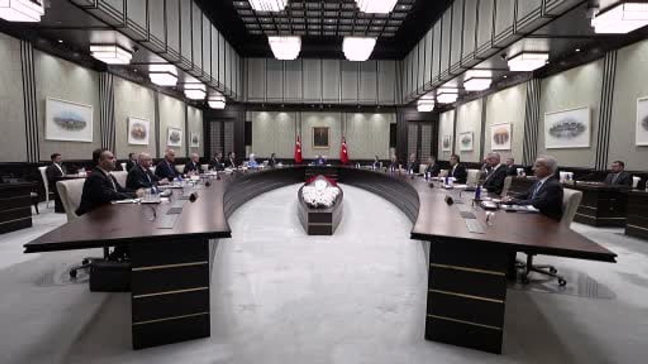 Beştepe'de kabine toplantısı başladı: Recep Tayyip Erdoğan başkanlığında