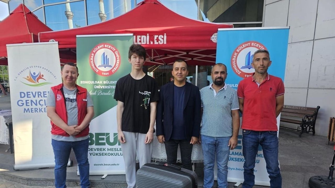 BEUN terminalde sıcak karşılama düzenledi: yeni öğrenciler kente adım attı