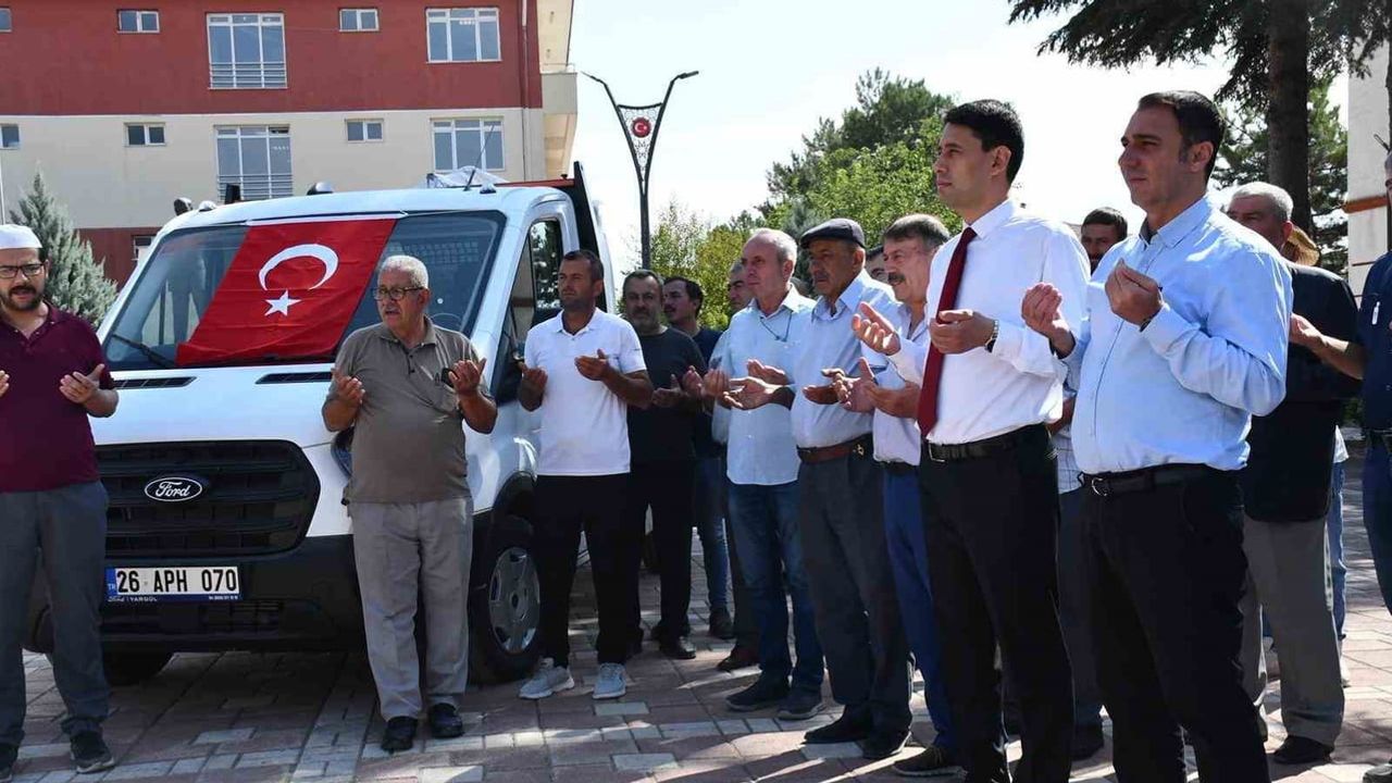 Beylikova'da kooperatife yeni araç ve soğutma tanklarıyla süt lojistiğinde adım