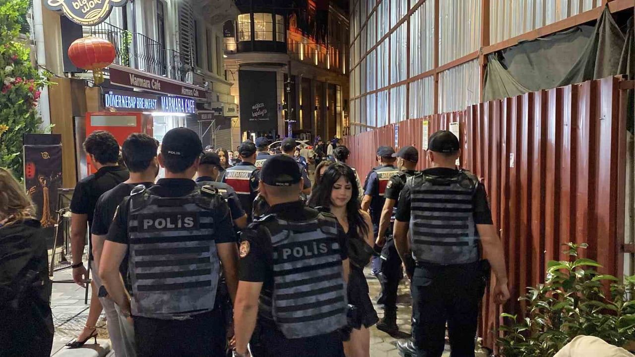 Beyoğlu ve Şişli'de 'Ailem Güvende' denetimi: çok sayıda mekânda arama yapıldı