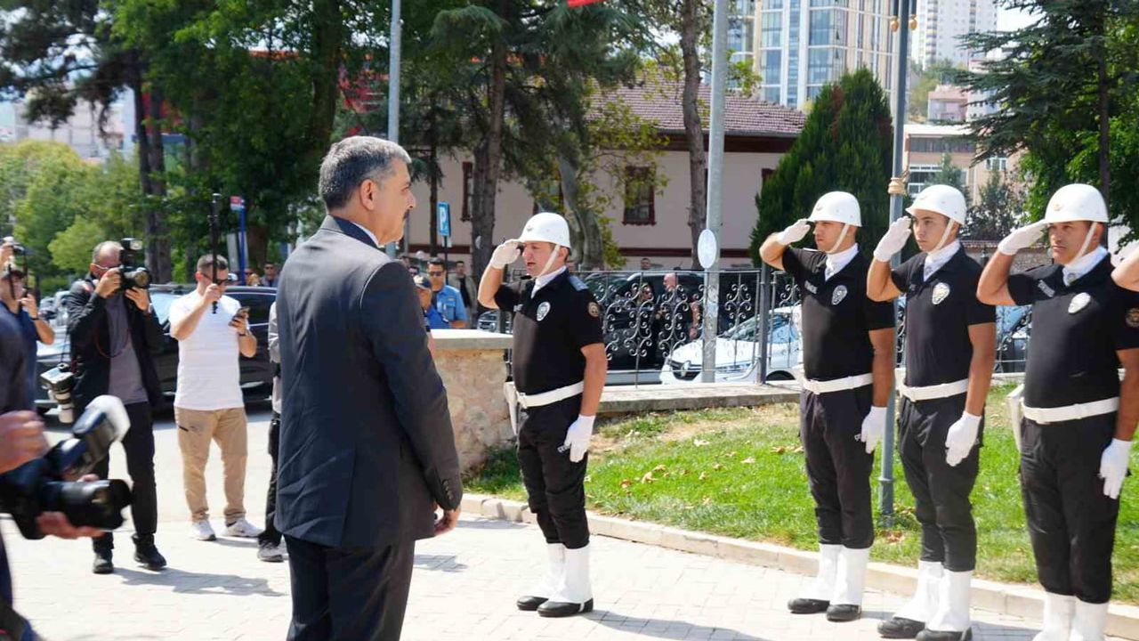 Bilecik'te adını taşıyan çınar kök saldı: bakan Çiftçi fidan dikti